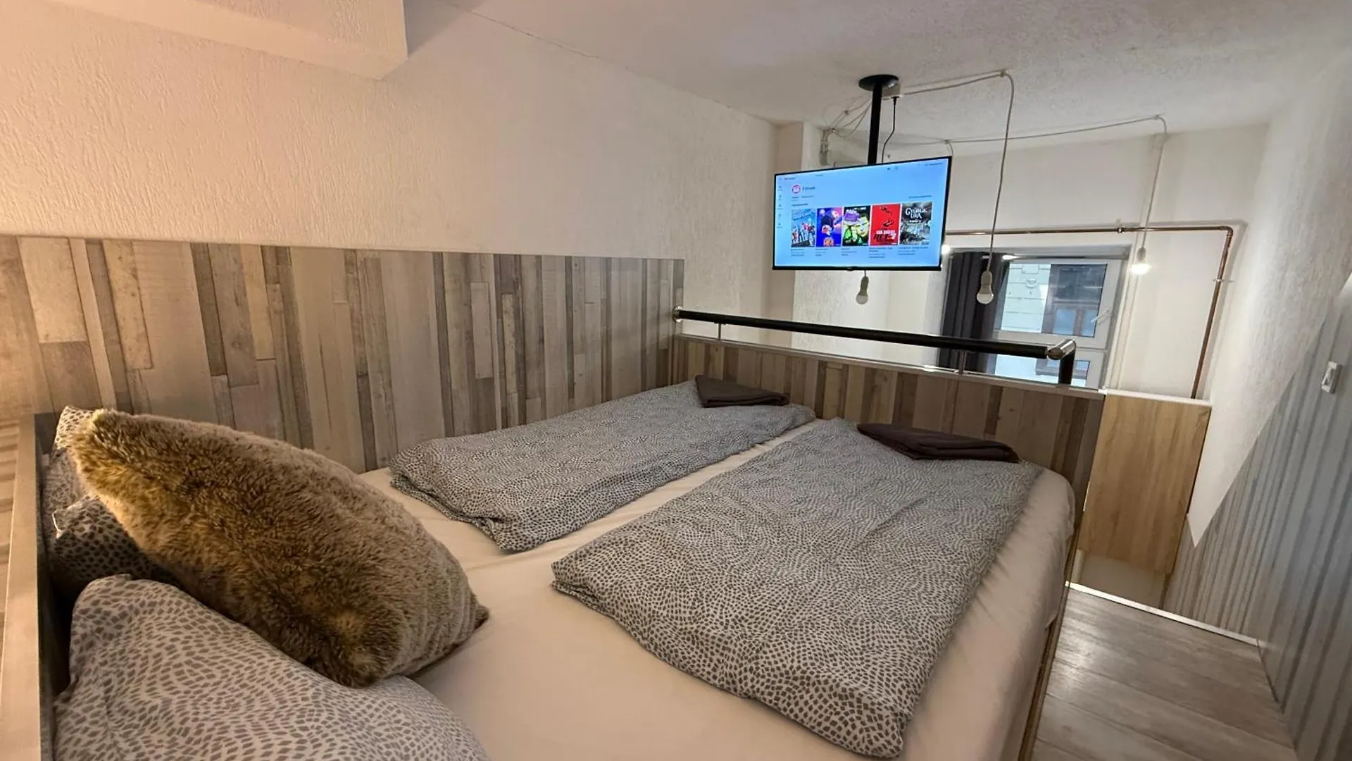 Km33 Apartments - Budapest - Hostaid