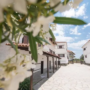 George's , Skála Foúrkas Grecia
