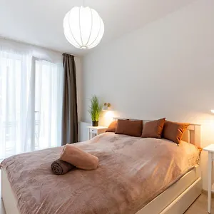 Apartament Modern & Newly Built With Private Garage, Budapeszt