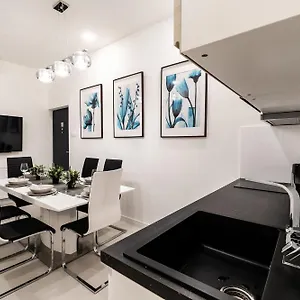 Quiet Very & Stylish Apartment