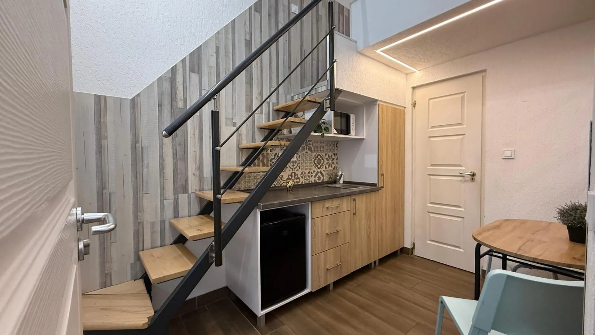 Km33 Apartments - Budapest - Hostaid